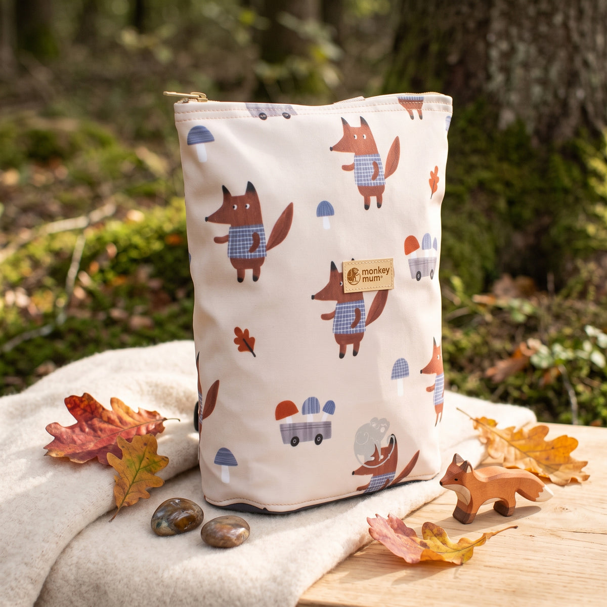 Dětský softshellový batůžek Monkey Mum® - Lišky na houbách
