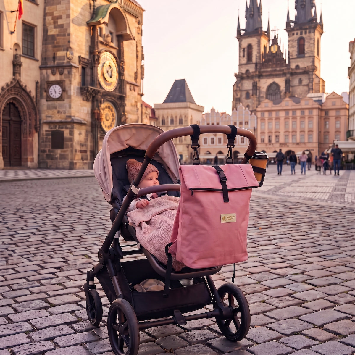 Monkey Mum® Softshellový batoh na kočárek – Cukrová vata