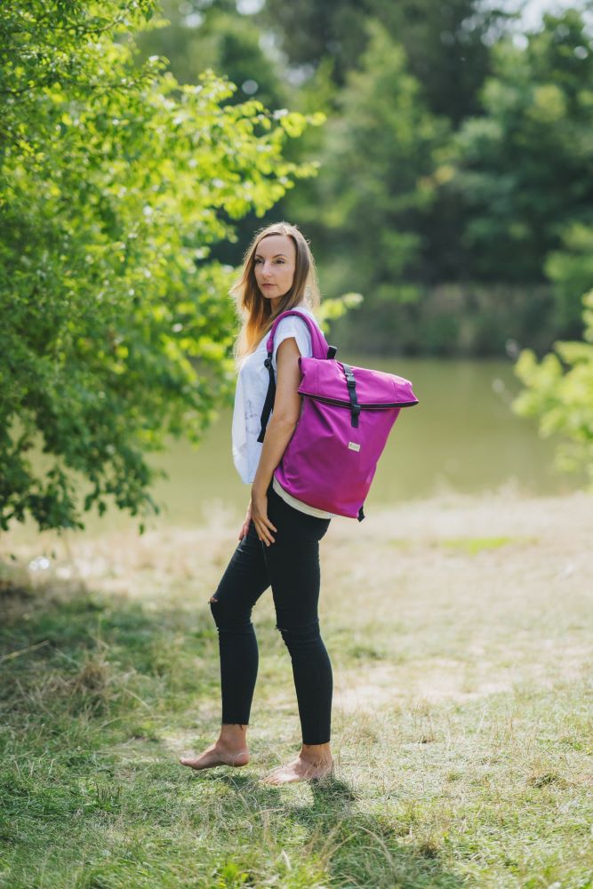 Monkey Mum® Integrovaný softshellový batoh k nosítku Carrie - Šťavnatá malina