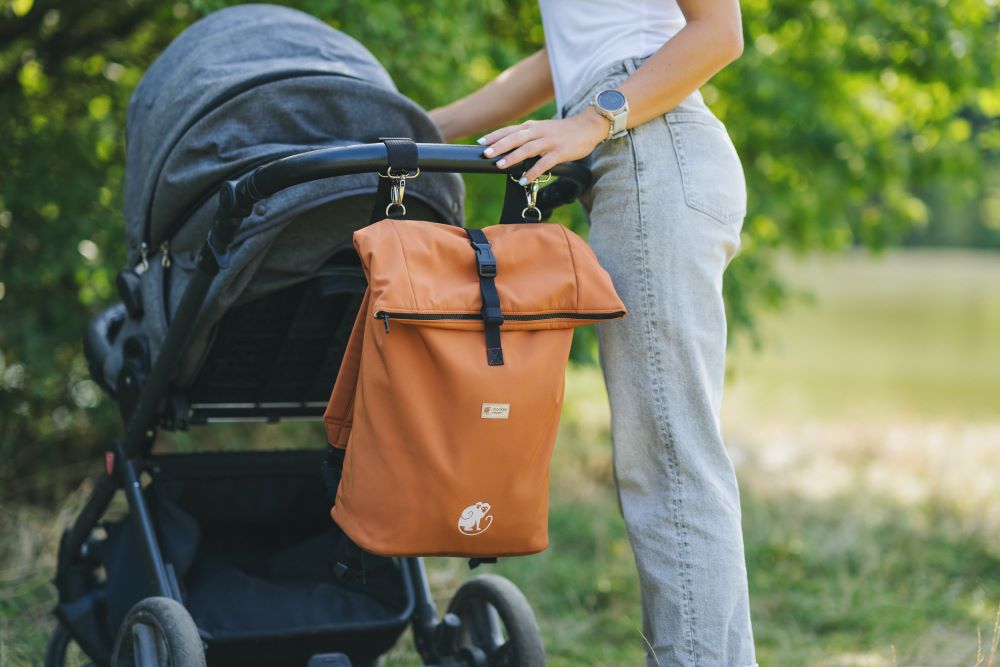 Monkey Mum® Integrovaný softshellový batoh k nosítku Carrie - Medvědí stopa
