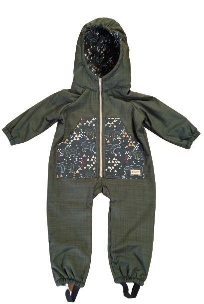Monkey Mum® Dětská zimní softshellová kombinéza s beránkem - Khaki mysliveček s medvědem - vel. 98/104, 110/116