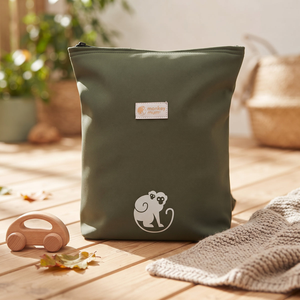 Dětský softshellový batůžek Monkey Mum®  - Tmavě zelený