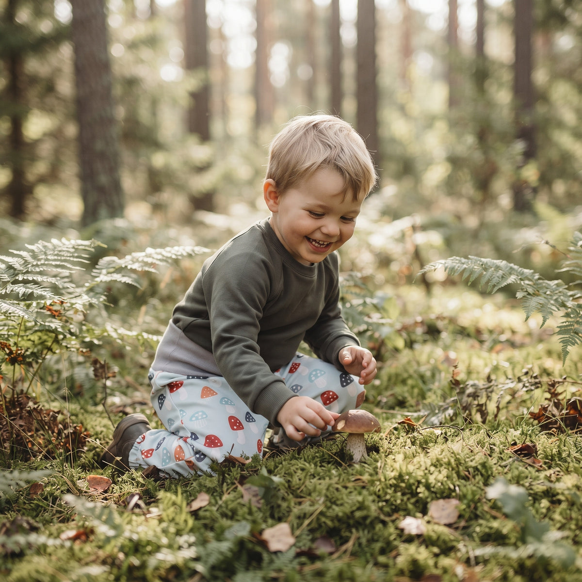 Dětské rostoucí softshellové kalhoty s membránou Monkey Mum® - Pestrobarevné mochomůrky