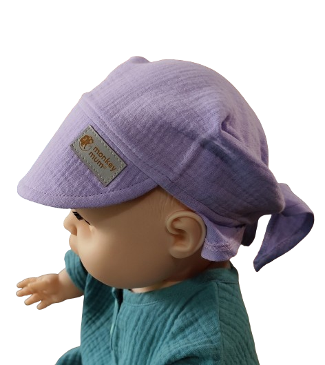 Mušelínový šátek s kšiltem Monkey Mum® - Fialka